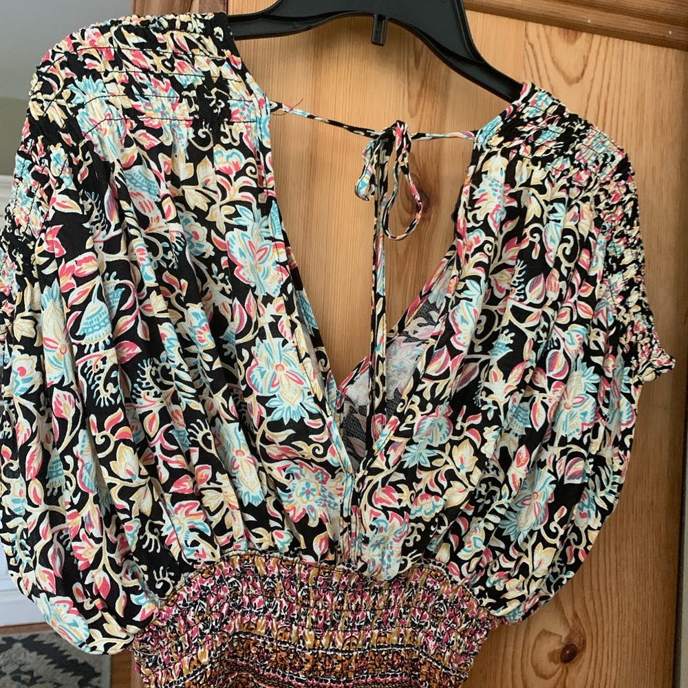 NWT - Rose & Thyme SZ Small cropped top. Black,gold,pink,blue and cream - Picture 3 of 12